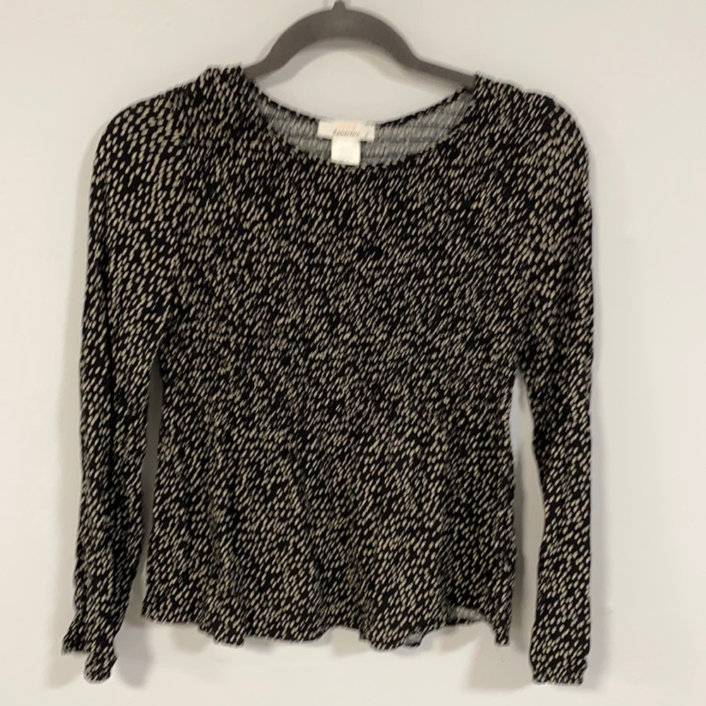 Women’s size s open blouse top black/off white dot